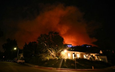 Incêndio em Los Angeles destrói casas de diversas celebridades